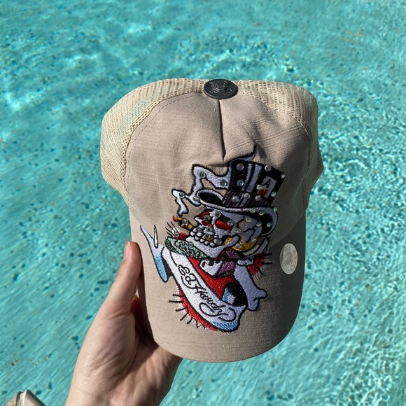 Ed Hardy Bedazzled Embroidered Skull Hat Cap Tan - Picture 2 of 4
